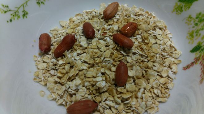 めんつゆをかけたオートミール