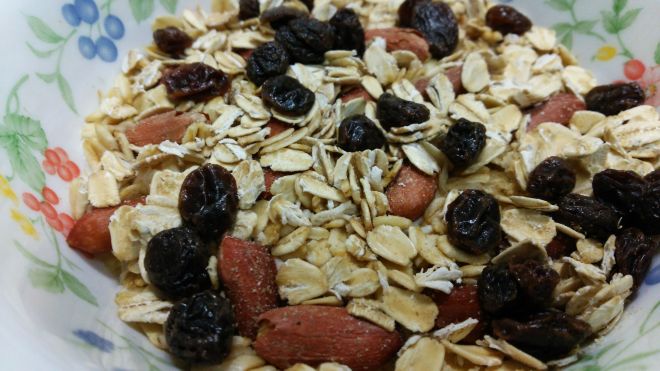 冷蔵庫で9時間冷やしたオーバーナイトオーツ